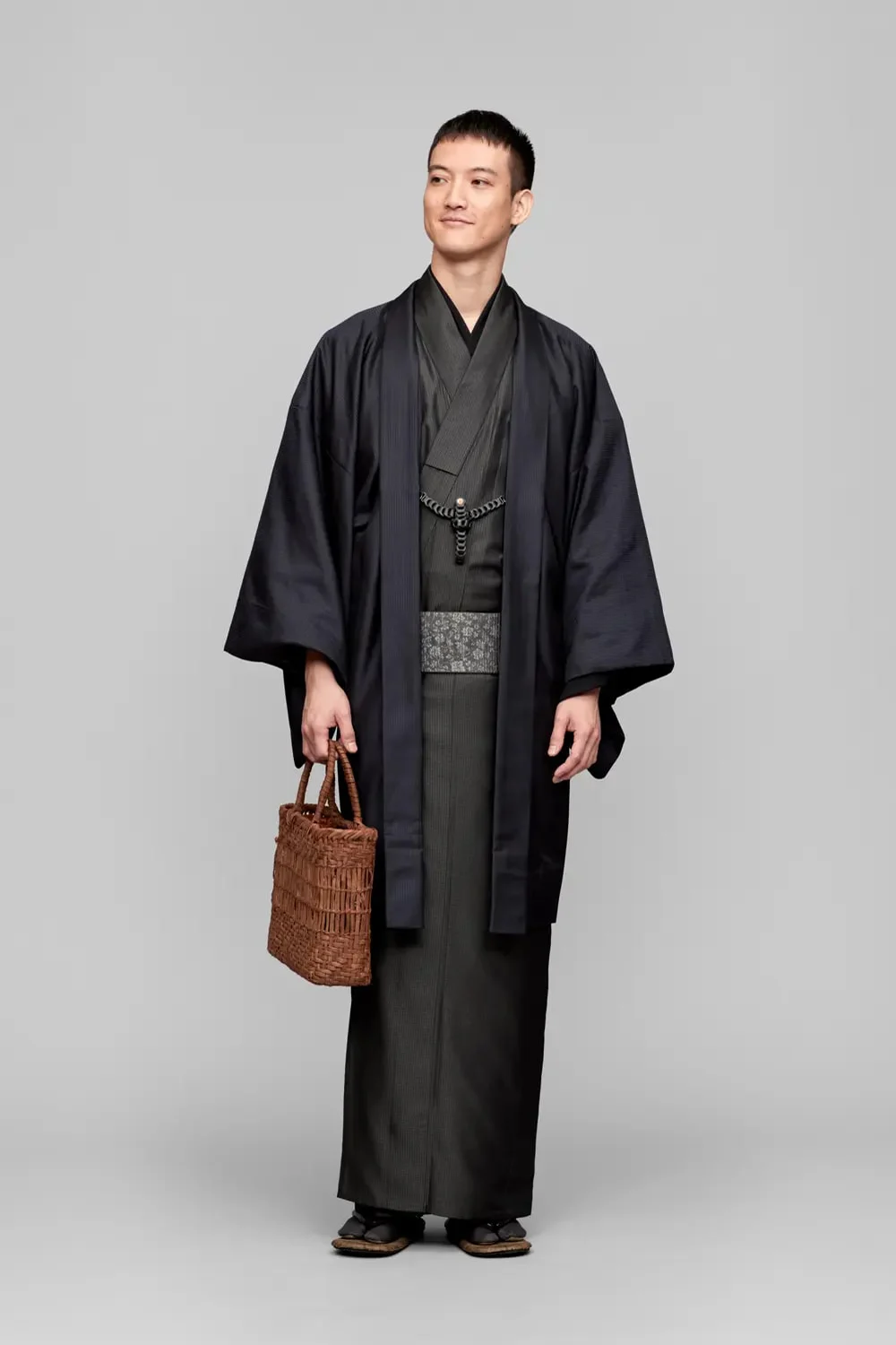 米沢織 / ヘリンボーン / CHARCOAL